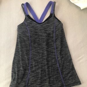LULULEMON workout top w sports bra